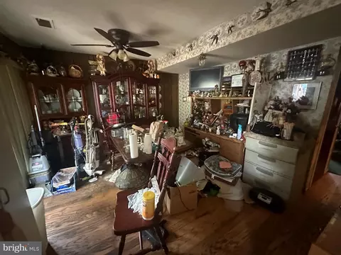 122 E Plover Dr, Newark, DE 19702 photo 3