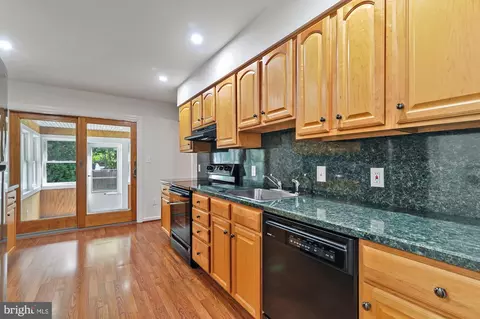 Kitchen - 129 Sonant Dr, Newark, DE 19713 photo 1 of 2