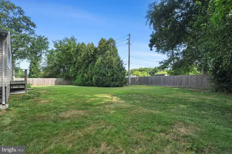 Exterior - 129 Sonant Dr, Newark, DE 19713 photo 4 of 5