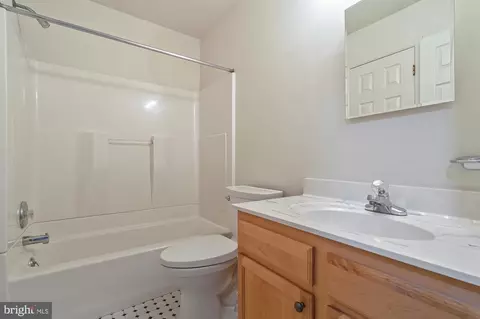 Bath - 129 Sonant Dr, Newark, DE 19713 photo 1 of 1