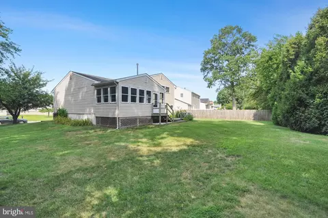 Exterior - 129 Sonant Dr, Newark, DE 19713 photo 3 of 5