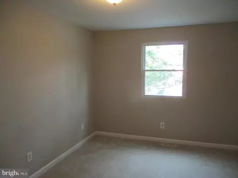 2 Ethan Allen Ct, Newark, DE 19711 photo 6