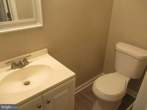 2 Ethan Allen Ct, Newark, DE 19711 photo 5