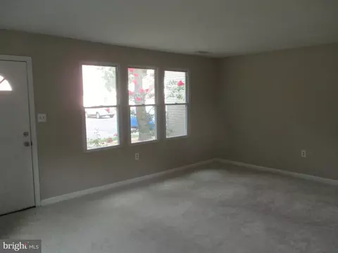 2 Ethan Allen Ct, Newark, DE 19711 photo 2