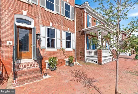 523 Delaware St, New Castle, DE 19720