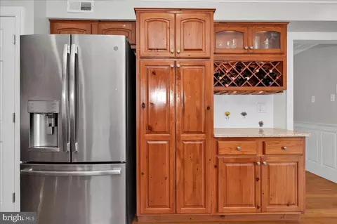 Kitchen - 8 Staten Dr, Hockessin, DE 19707 photo 3 of 3