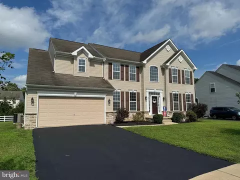 706 Tracy Cir, Townsend, DE 19734 photo 2