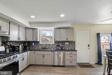 13 2nd Ave, Claymont, DE 19703