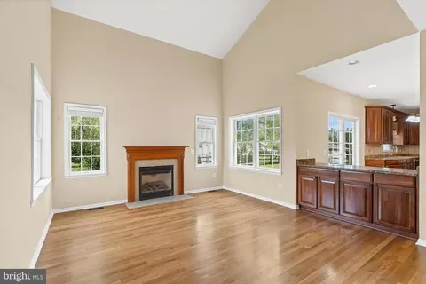 Living - 115 N Gabriel Dr, Bear, DE 19701 photo 2 of 6