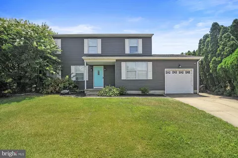 211 E Hansome Way E, Bear, DE 19701