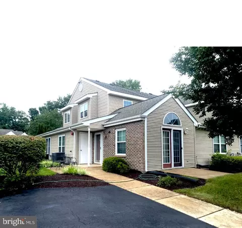 2 Cartwright Ct, Wilmington, DE 19804