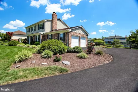 107 Wortham Ln, Bear, DE 19701 photo 2
