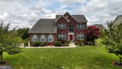 302 Price Dr, Middletown, DE 19709