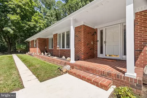 Exterior - 1604 Ironside Rd, Newark, DE 19702 photo 6 of 33