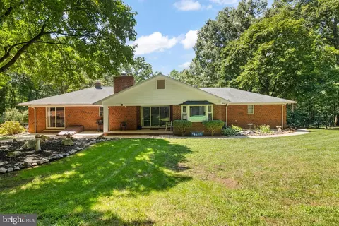 Exterior - 1604 Ironside Rd, Newark, DE 19702 photo 13 of 33