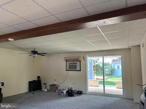 Living - 116 Garrett Rd, Newark, DE 19713 photo 2 of 2