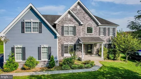 809 Lowell Dr, Bear, DE 19701