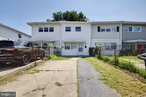 62 Thorn Ln, New Castle, DE 19720