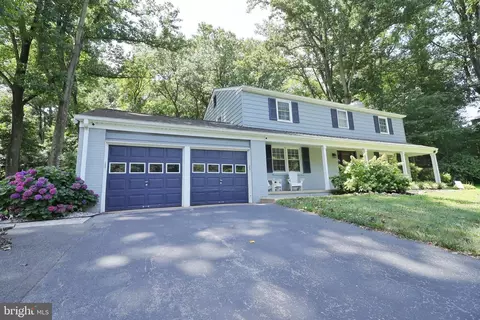 8 Arthur Dr, Hockessin, DE 19707