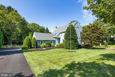 15 Sunrise Dr, Newark, DE 19711