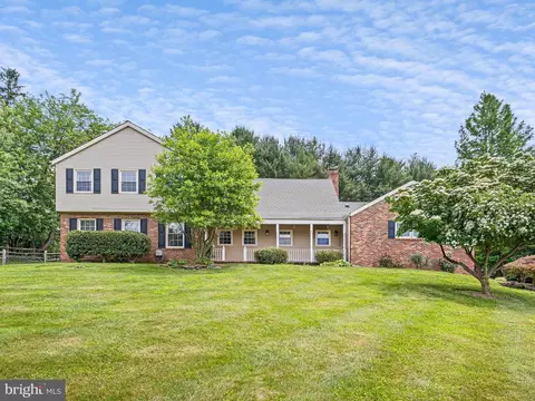 14 Kent Dr, Hockessin, DE 19707