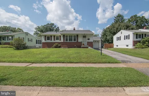 114 Phyllis Dr, Newark, DE 19711 photo 2