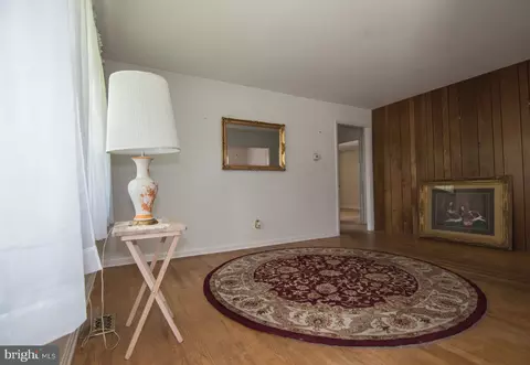 114 Phyllis Dr, Newark, DE 19711 photo 5
