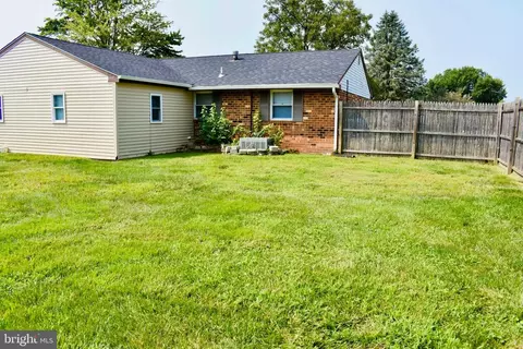 Exterior - 2 Emerson Pl, Newark, DE 19702 photo 2 of 4