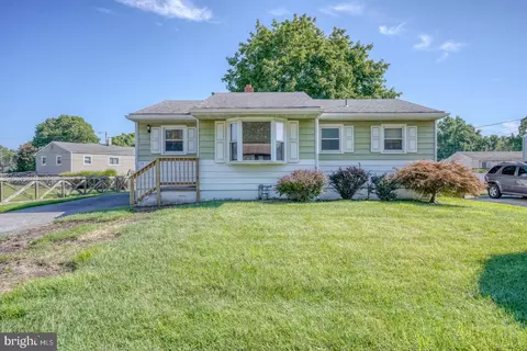 37 Bradbury Rd, New Castle, DE 19720