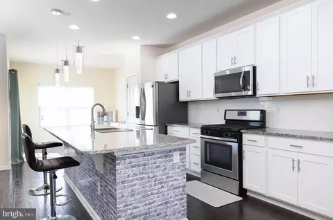 Kitchen - 537 Liam Pl, Bear, DE 19701 photo 2 of 2