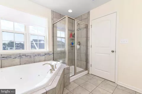 Bath - 537 Liam Pl, Bear, DE 19701 photo 1 of 2