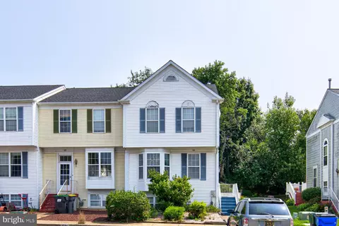 55 Brookfield Dr, Newark, DE 19702