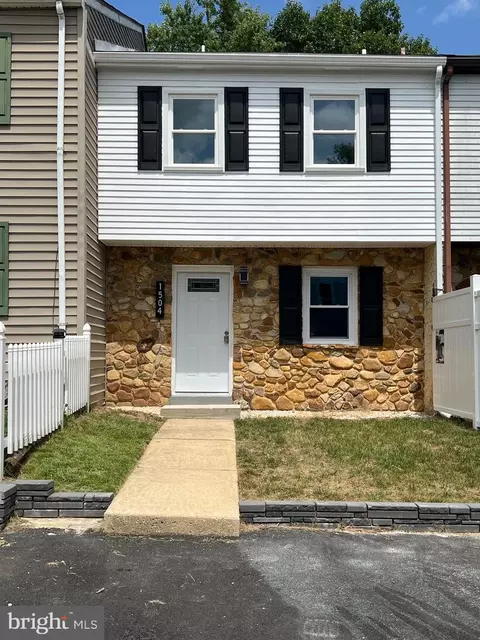 1504 Barnaby St, Newark, DE 19702
