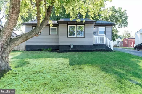 5 Birnam Dr, New Castle, DE 19720