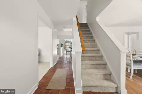 Entry Way - 7 Renee Ct, Newark, DE 19713 photo 1 of 12