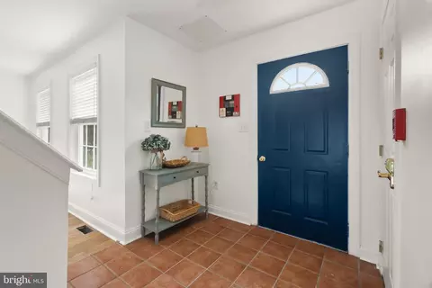 Entry Way - 7 Renee Ct, Newark, DE 19713 photo 3 of 12
