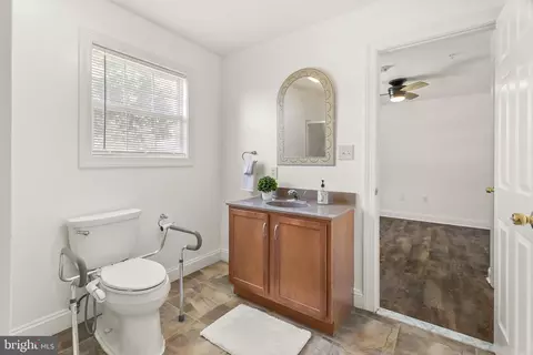 Entry Way - 7 Renee Ct, Newark, DE 19713 photo 8 of 12