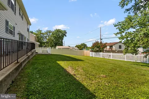 Exterior - 7 Renee Ct, Newark, DE 19713 photo 6 of 7
