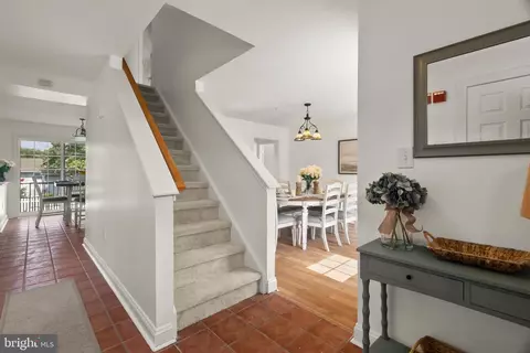 Entry Way - 7 Renee Ct, Newark, DE 19713 photo 2 of 12