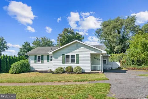 4 Saint John Dr, Wilmington, DE 19808