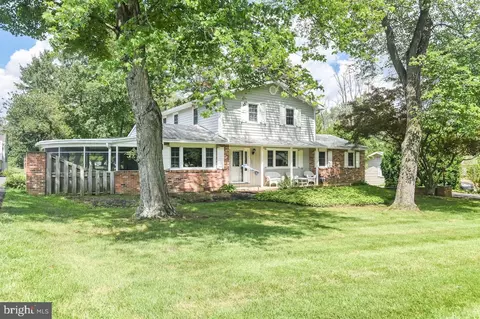 2706 Glen Dr, Wilmington, DE 19808