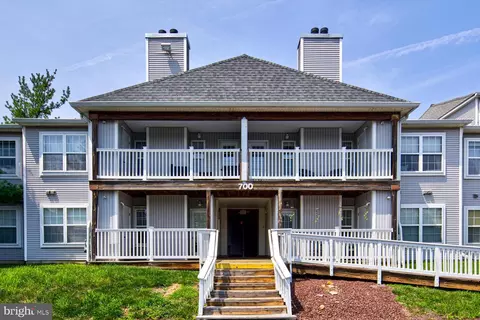 708 Waters Edge Dr #179, Newark, DE 19702