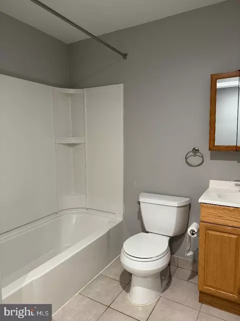 Bath - 9 Robert Rhett Way, Newark, DE 19702 photo 12 of 12