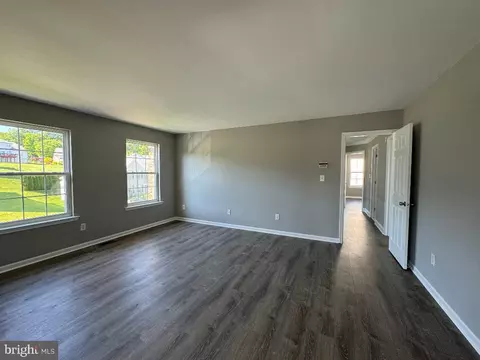 Living - 9 Robert Rhett Way, Newark, DE 19702 photo 17 of 21