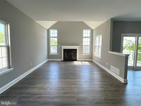 Living - 9 Robert Rhett Way, Newark, DE 19702 photo 7 of 21