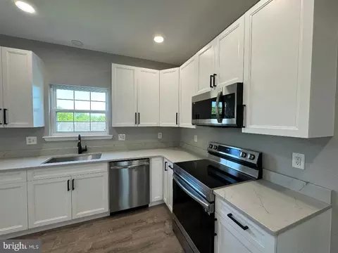 Kitchen - 9 Robert Rhett Way, Newark, DE 19702 photo 2 of 10