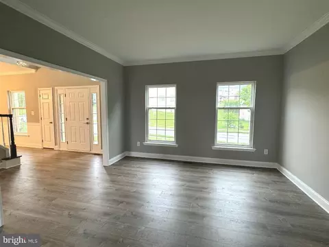 Living - 9 Robert Rhett Way, Newark, DE 19702 photo 3 of 21