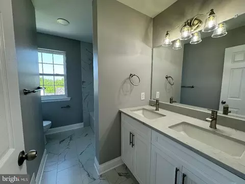 Bath - 9 Robert Rhett Way, Newark, DE 19702 photo 4 of 12