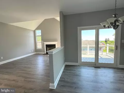 Living - 9 Robert Rhett Way, Newark, DE 19702 photo 8 of 21