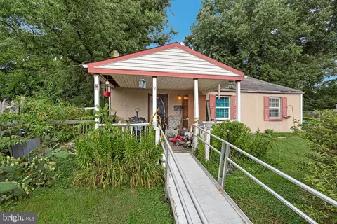306 Frazer Pl, New Castle, DE 19720